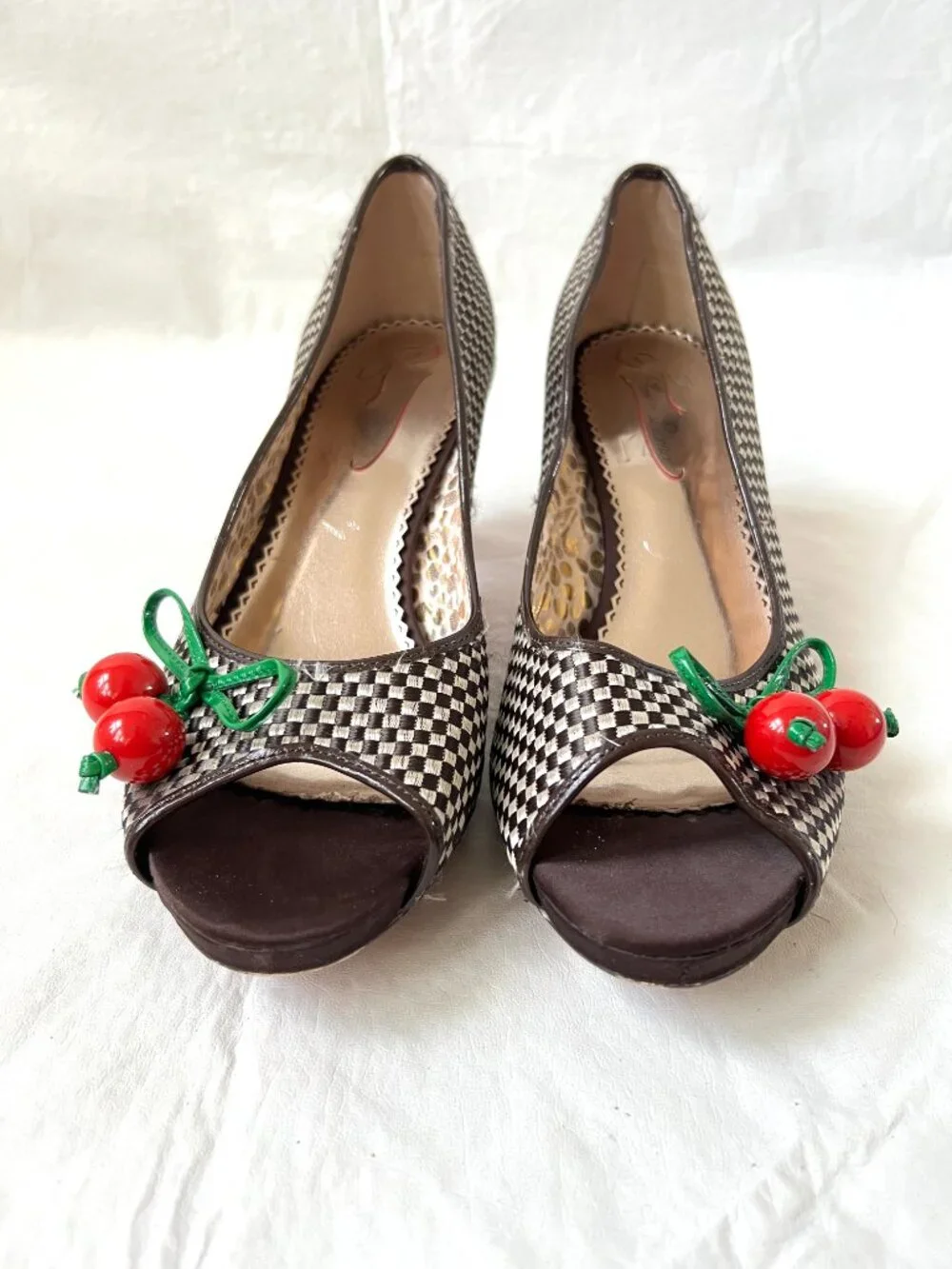 Poetic License high heel shoes 9.5 brown woven peep toe clear heel cherry beads